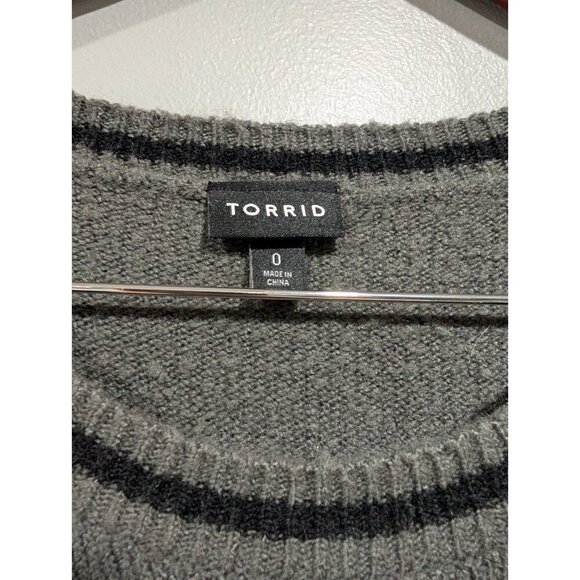 Torrid Womens Size 0/L/12 Grey Crew Neck Sweater Camo Star Long Sleeve Warm - Picture 7 of 16